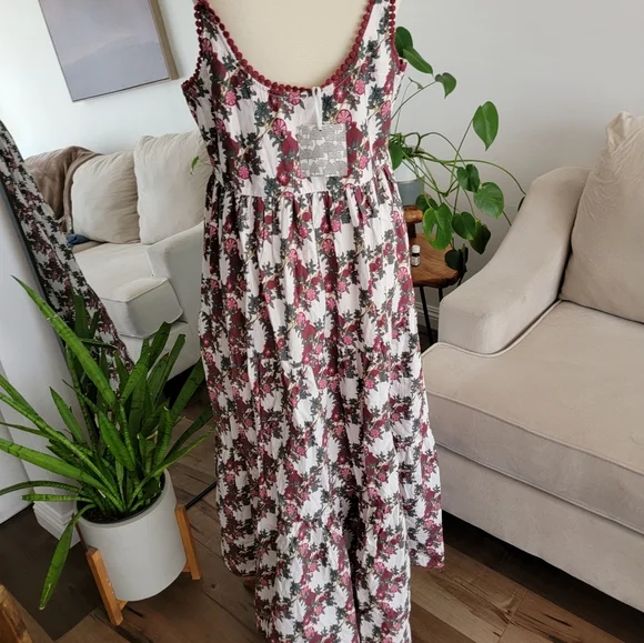 SOLD Kate Quinn Maxi Dress - Picture 3 of 10